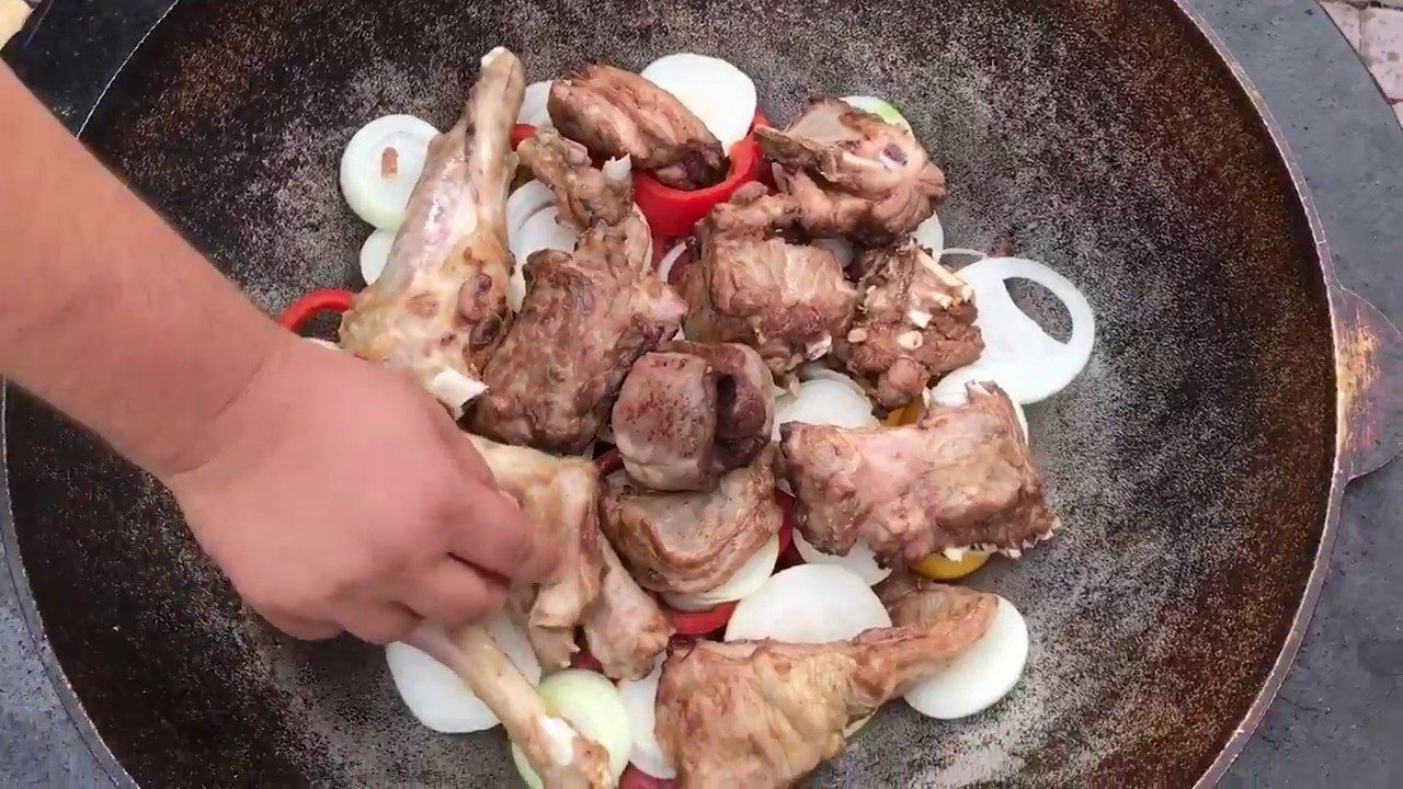 Как готовить баранину в казане по-узбекски?