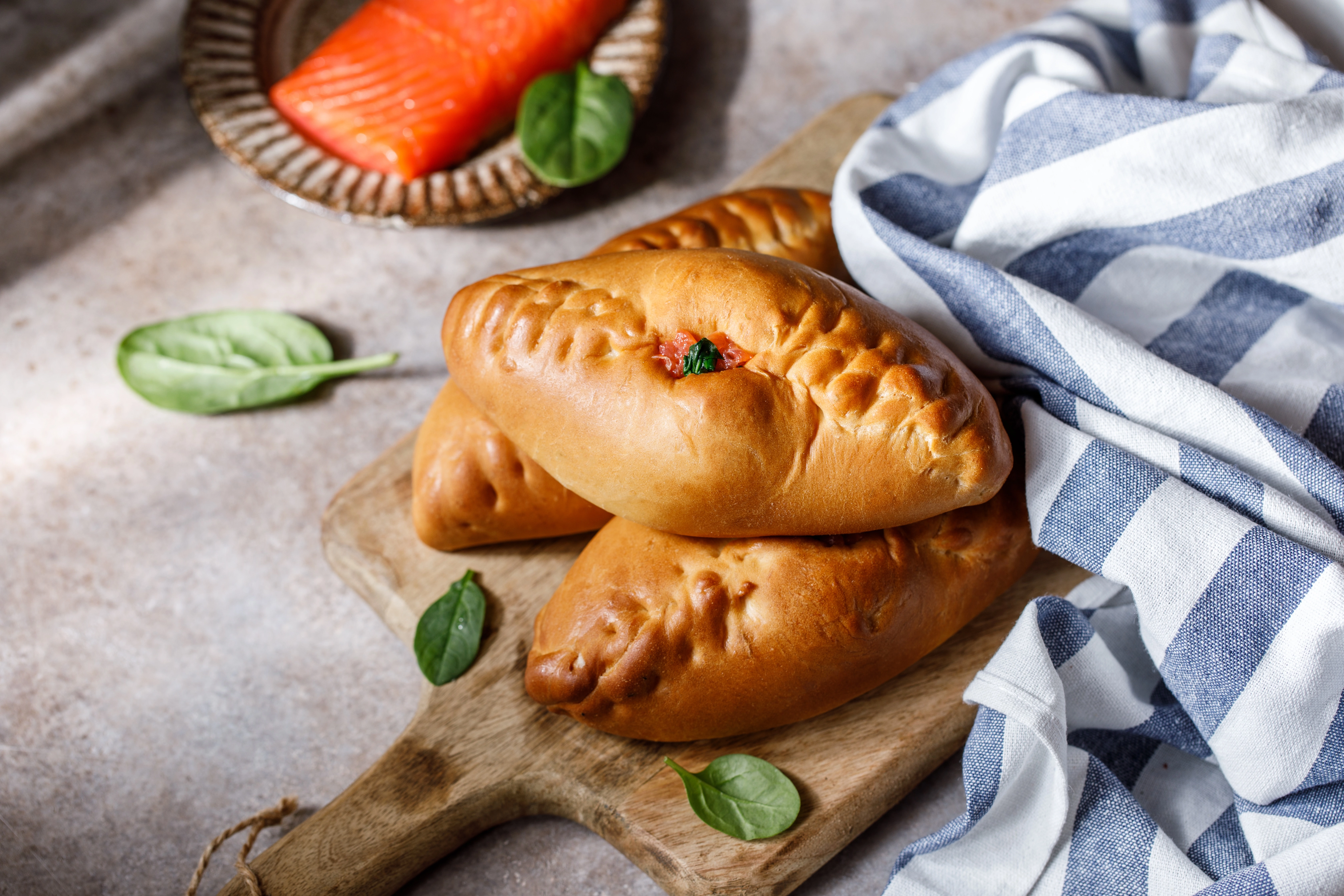 Пирожки дрожжевые с мясом