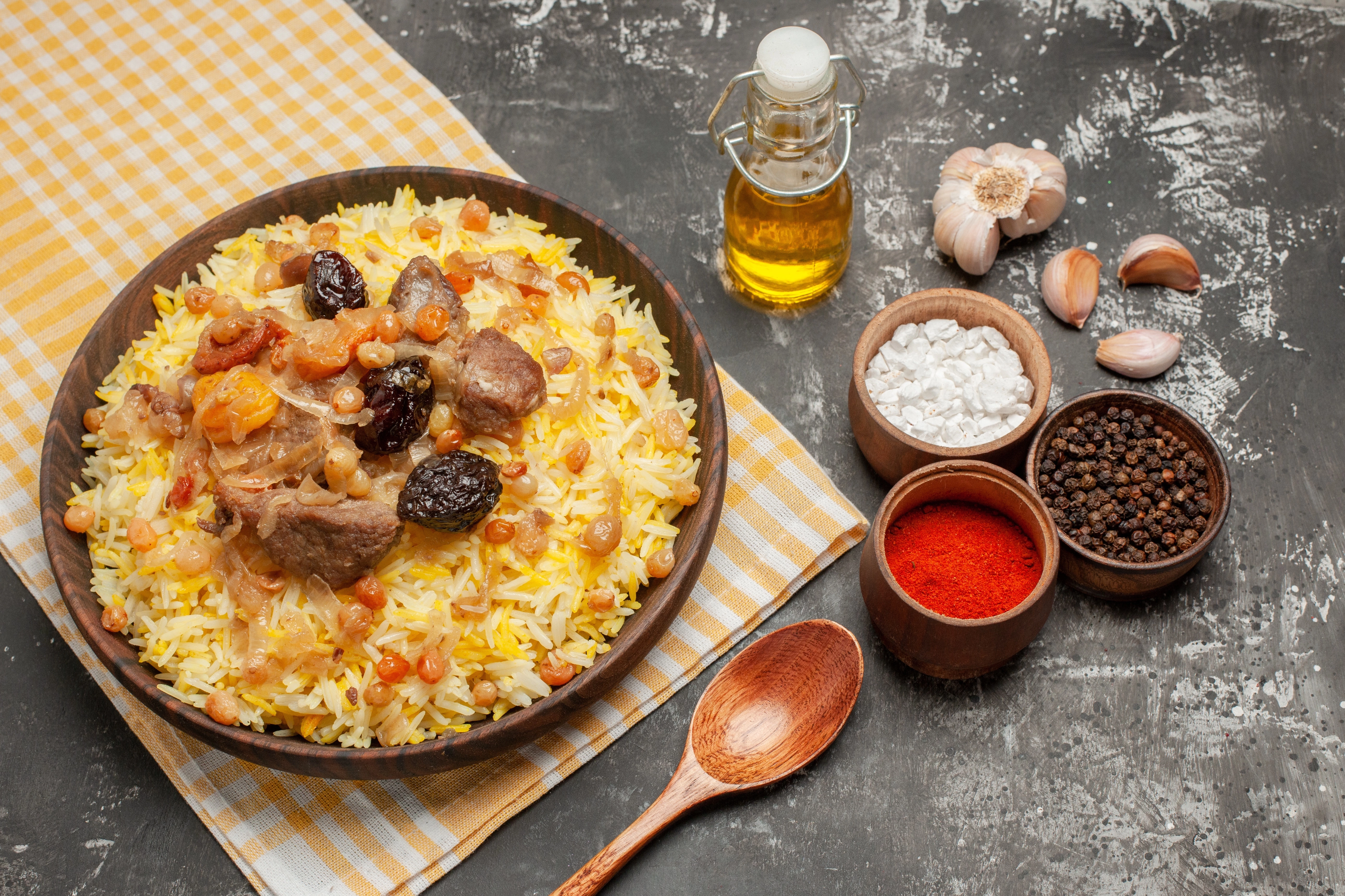 Как готовят плов из индейки?