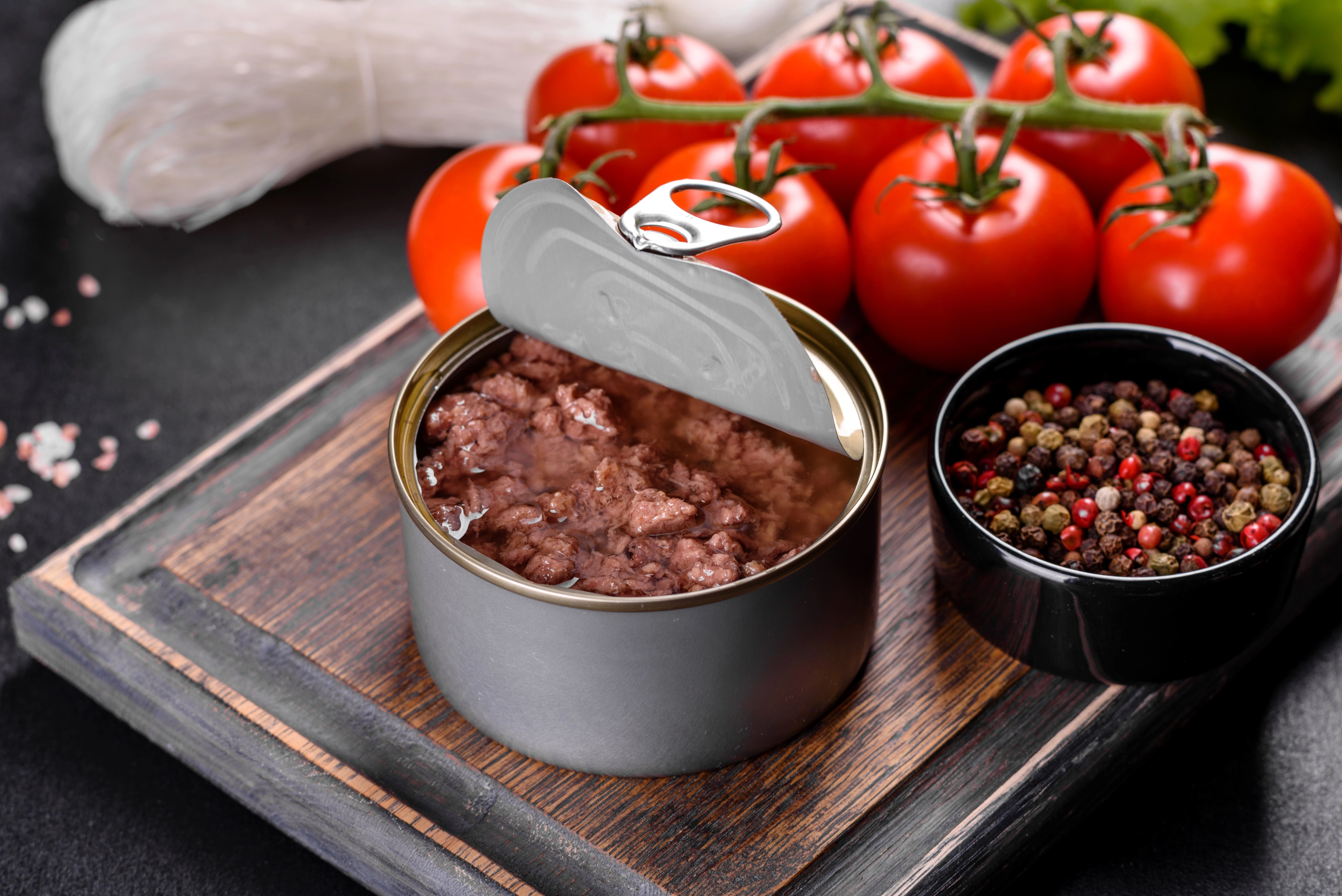 Интересные факты о мясных консервах в честь праздника